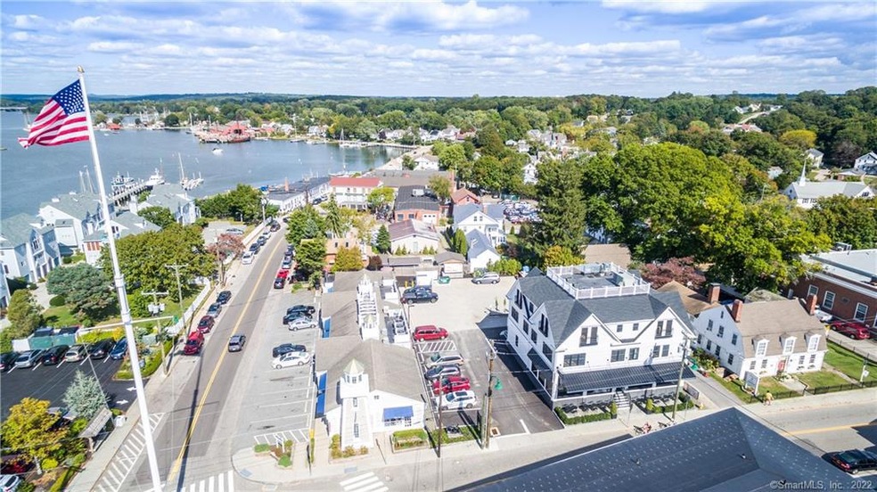 Great 2 Bedroom Apartment with reserved parking sp