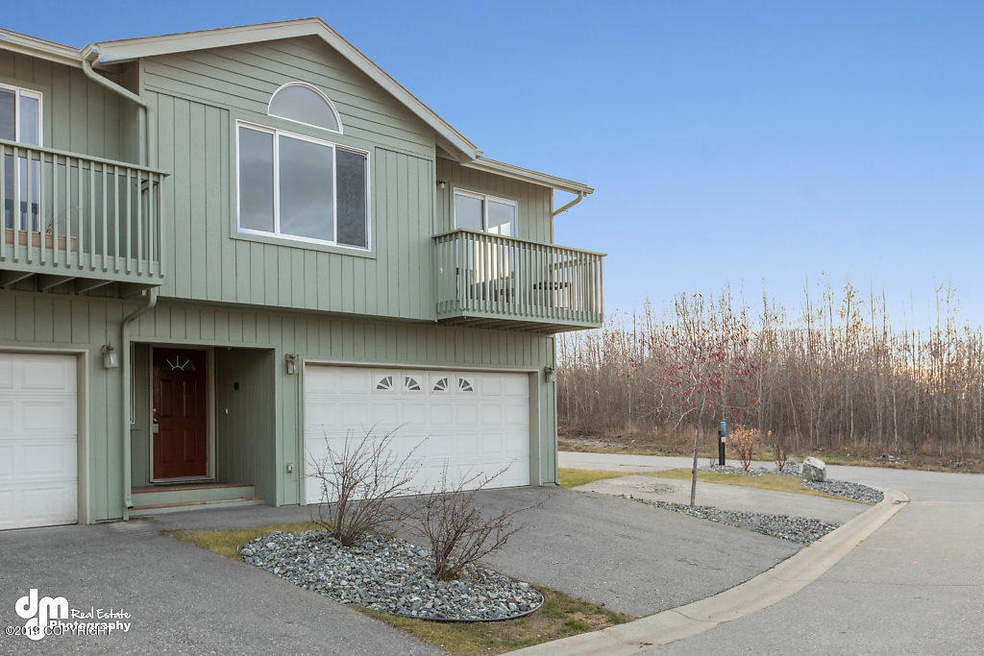 Exterior-ELKO9041