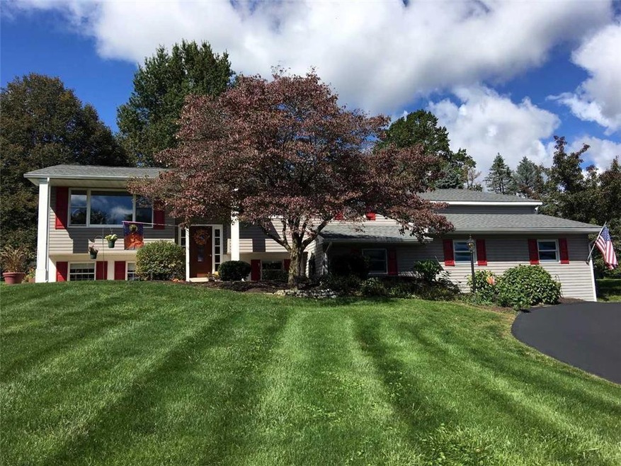 5285 Elgin Dr, Emmaus, PA 18049 - photo 1