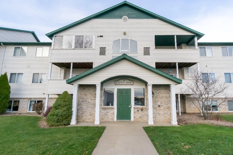 6593 Clover Ct-4