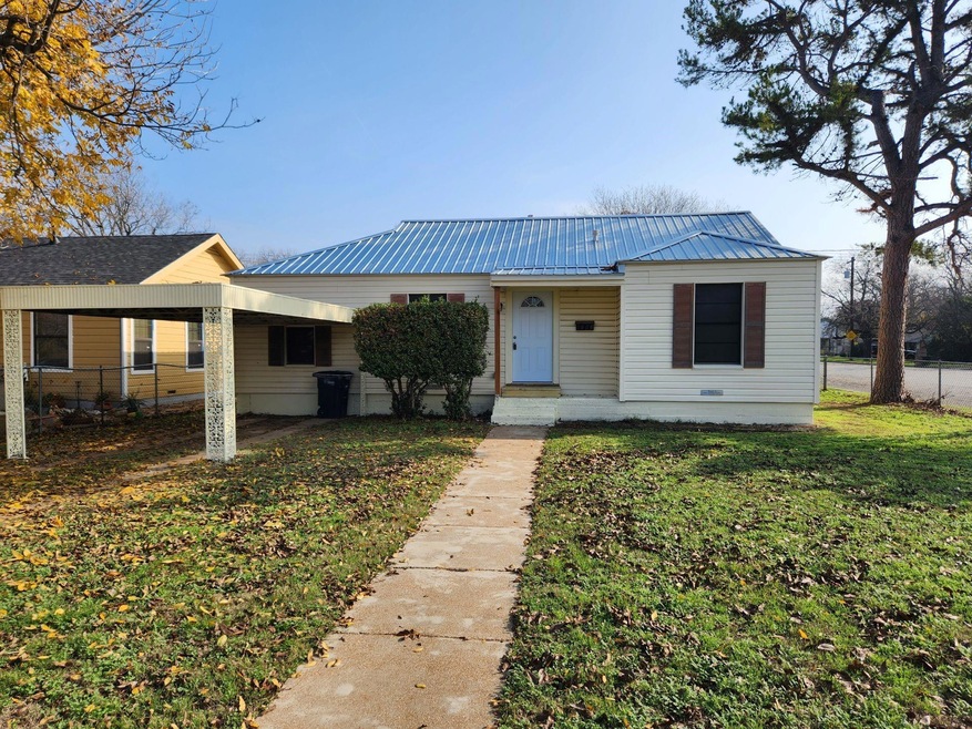 1202 Franklin St, Weatherford, TX 76086 - photo 1