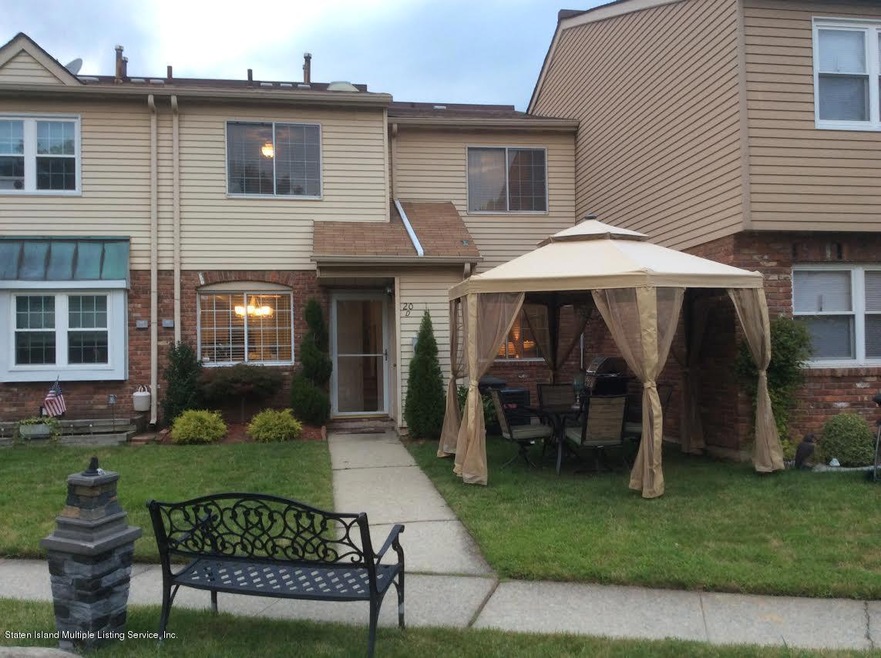 20 Franklin Ln unit D, Staten Island, NY 10306 - photo 1