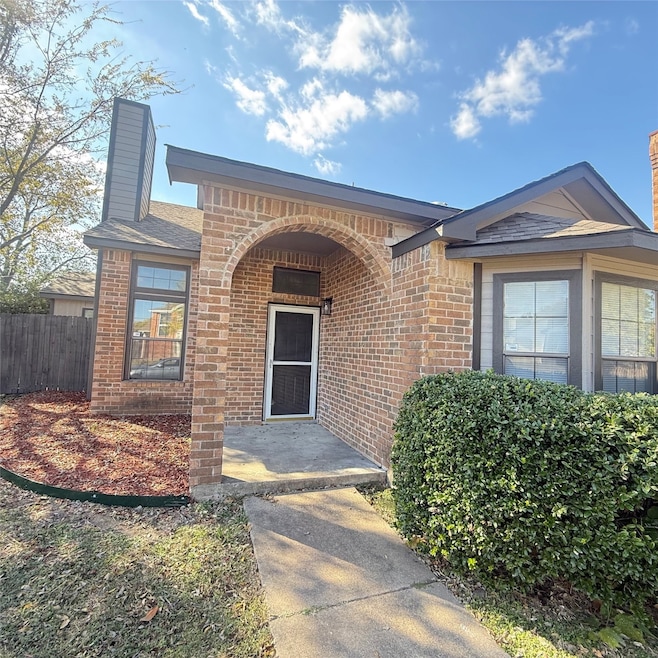 902 Binbrook Dr, Mesquite, TX 75149 - photo 1