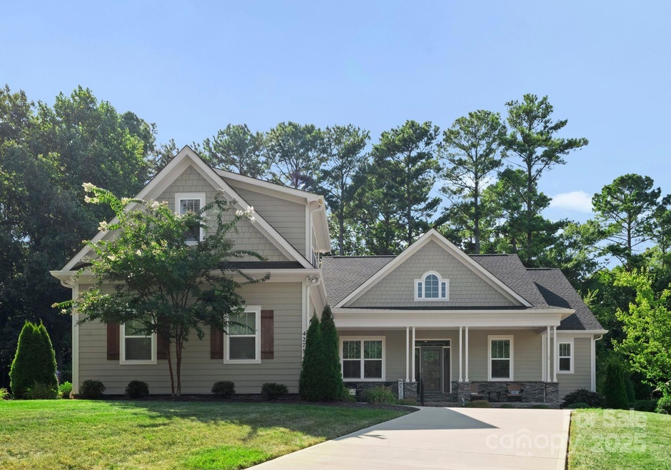 Sold $1,050,000 • Co-Listing Agent