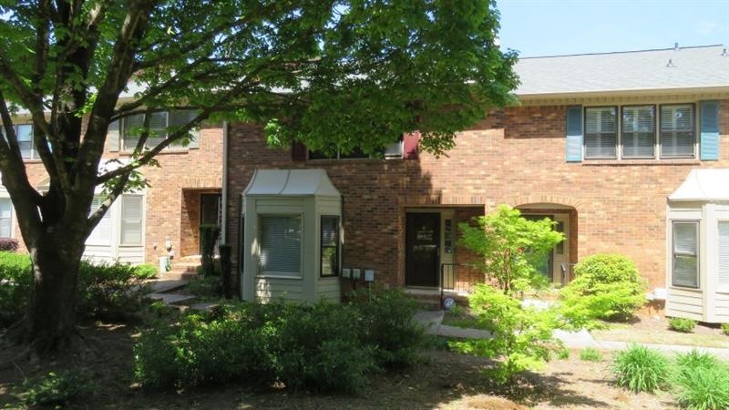 Move-In ready and Very Clean Townhome in Windsor T