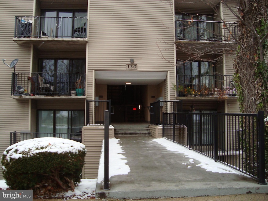 130 Duvall Ln unit 187-T-3, Gaithersburg, MD 20877 - photo 1