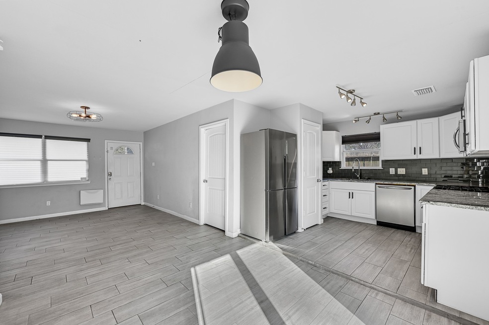 6705 Sherwood Dr, Houston, TX 77021 - photo 1