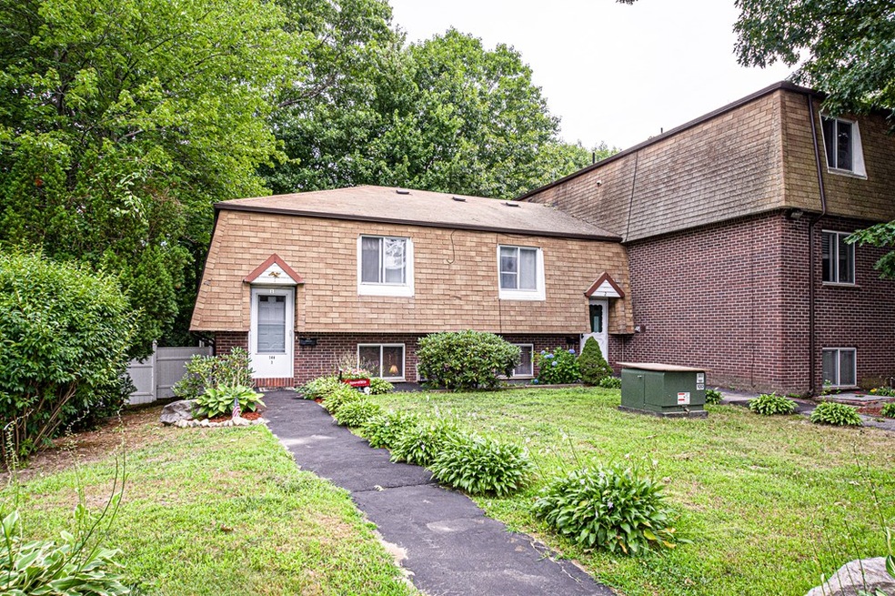 144 Thissell Ave unit 1, Dracut, MA 01826 - photo 1