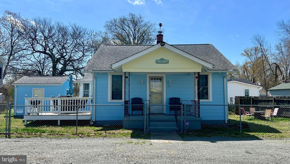 312 Vernon St, Colonial Beach, VA 22443 - photo 1