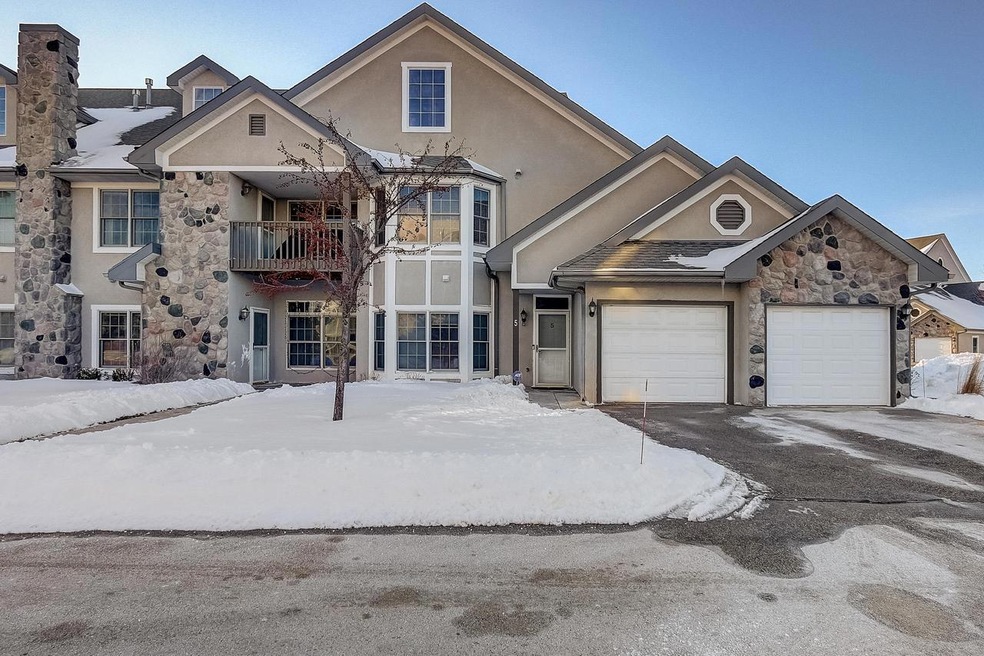 02-Pineview Way 5-002