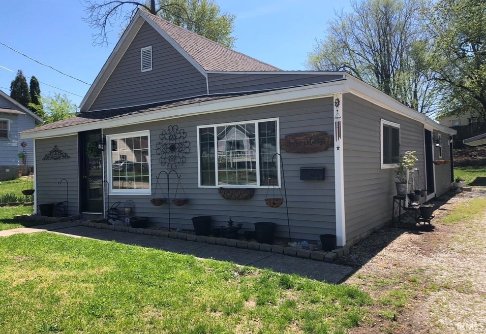 425 W Indiana Ave, Bloomfield, IN 47424 MLS 202334261