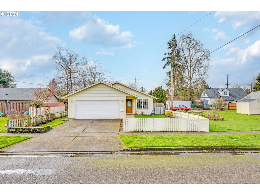 711 S Willamette St, Newberg, OR 97132 - photo 1