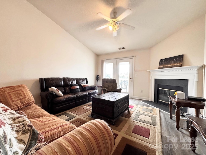10626 Hill Point Ct unit 10626, Charlotte, NC 28262 - photo 1