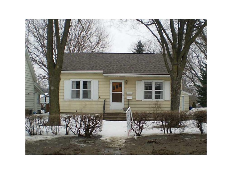 714 34th St SE, Cedar Rapids, IA 52403 - photo 1