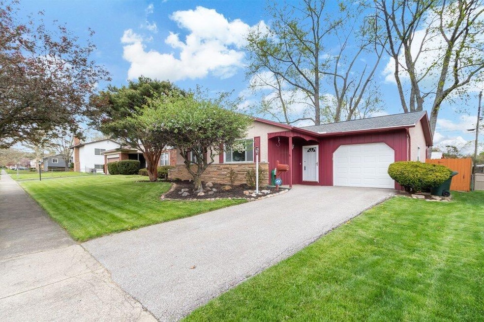 1362 Cardwell Square North-1.jpg-SMALL
