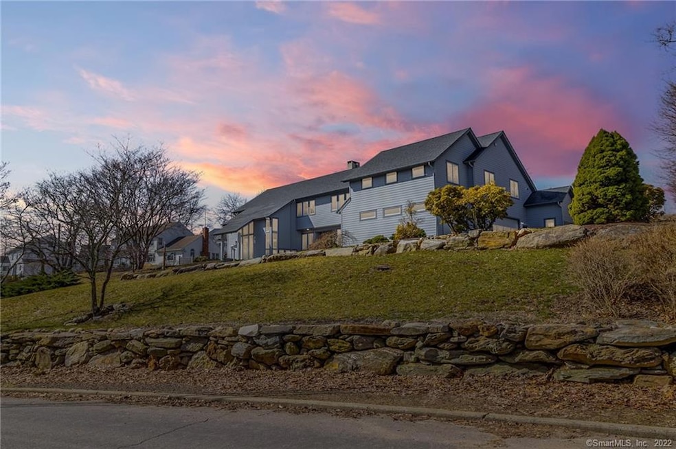 171 Fulling Mill Ln, Fairfield, CT 06824 - photo 1