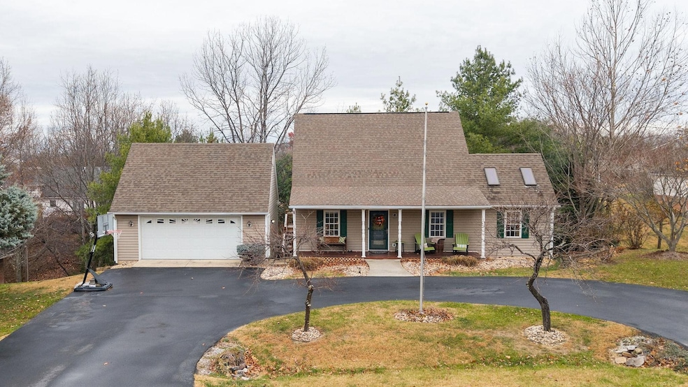 49 Hillandale Dr, Staunton, VA 24401 - photo 1