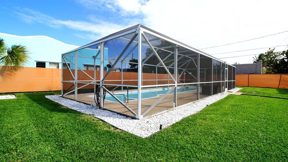 618 39th St, West Palm Beach, FL 33407 - photo 1