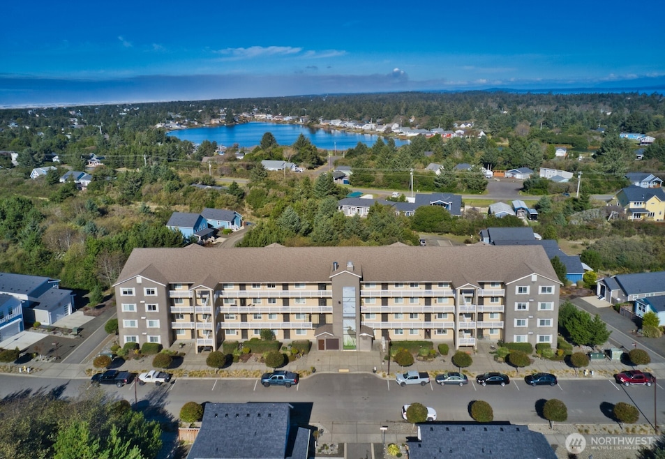 262 Oyhut Bay Blvd SW unit 303, Ocean Shores, WA 98569 - photo 1