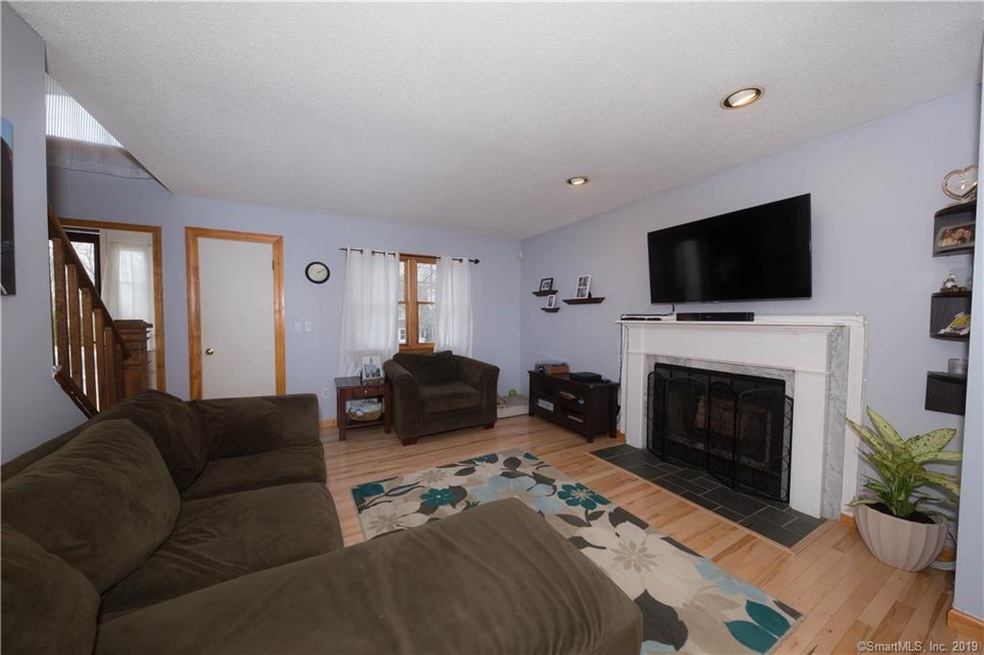 61 Spring Brook Dr, Middletown, CT 06457 - photo 1