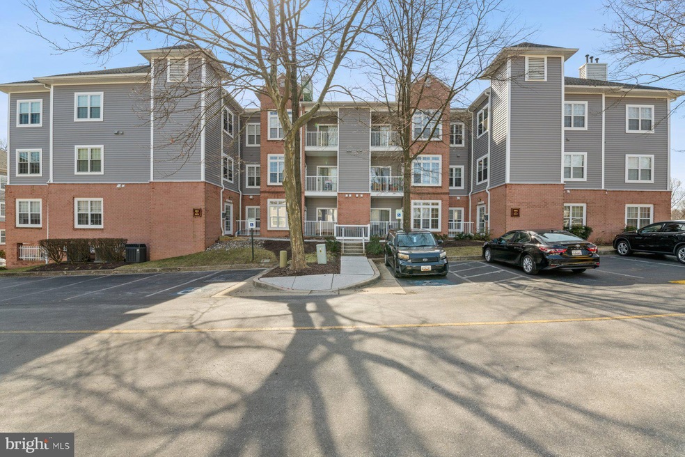8813 Groffs Mill Dr unit 8813, Owings Mills, MD 21117 - photo 1