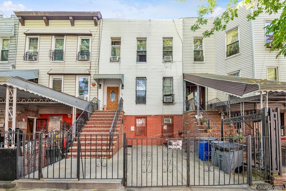 Pending $1,300,000 • Co-Listing Agent