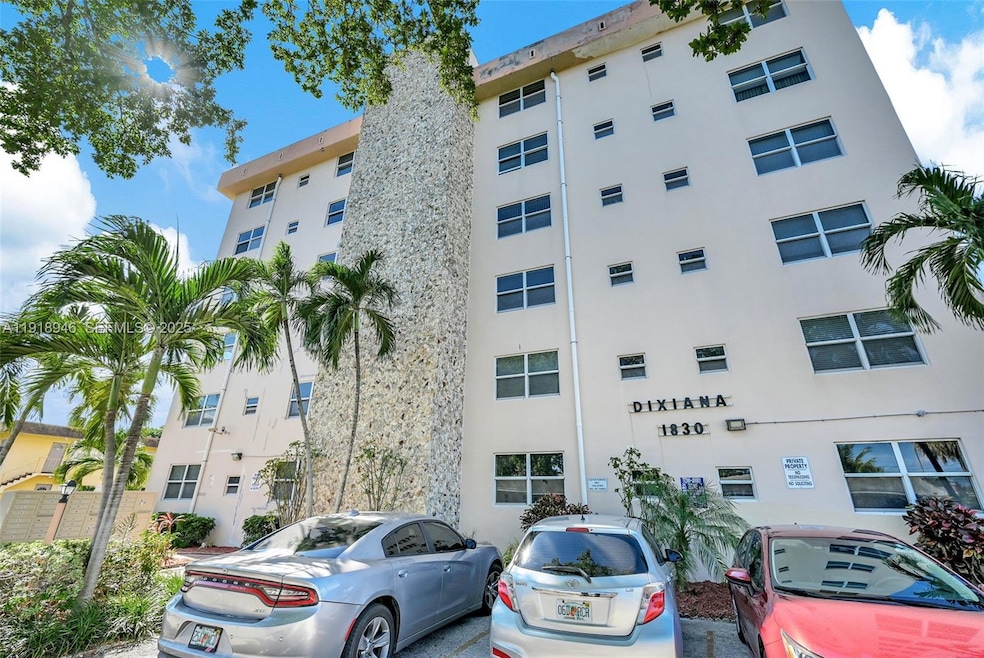 1830 Dixieanna St unit 506, Hollywood, FL 33020 - photo 1
