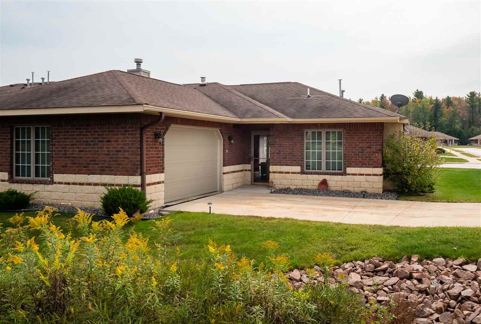 1900 Lilac Ln, Stevens Point, WI 54482 - photo 1