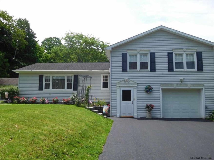 4 Joseph St, Troy, NY 12180 - photo 1