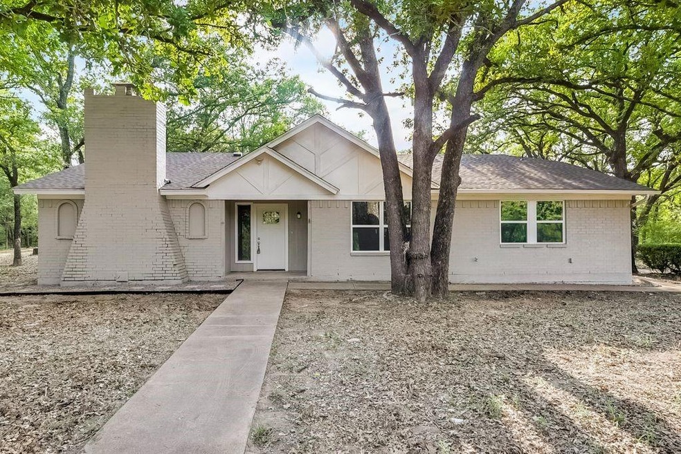 103 Briar Oaks Ct, Azle, TX 76020 - photo 1