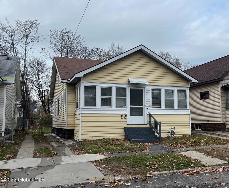 22 Myrtle Ave