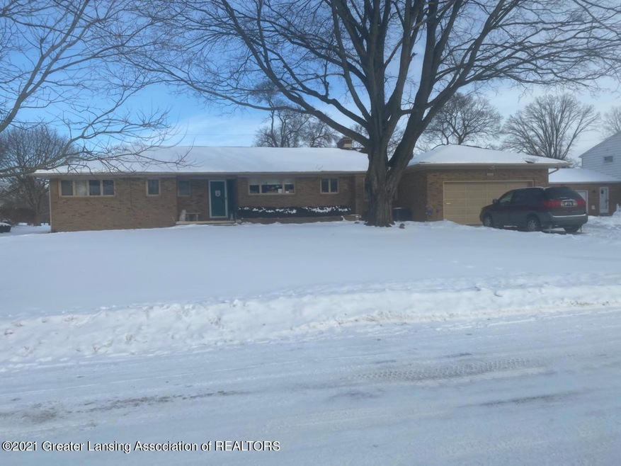 1711 Nottingham Rd, Lansing, MI 48911 - photo 1