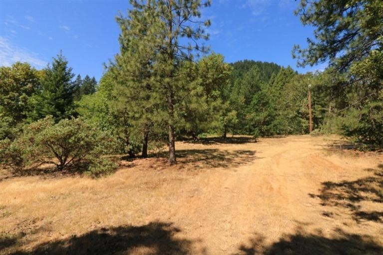 220 Round Prairie Rd, Grants Pass, OR 97527 - photo 1