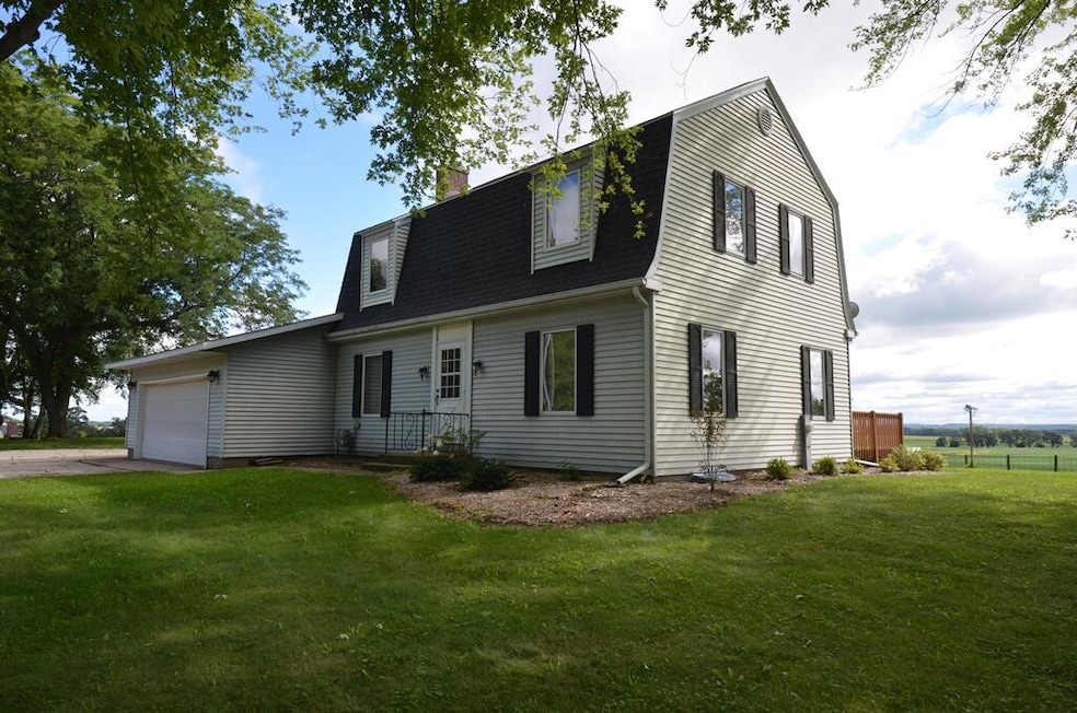 455 Howard Rd, Whitewater, WI 53190 - photo 1