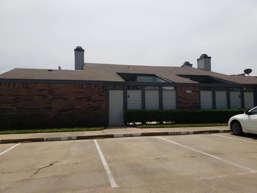602 Bellaire Dr unit A, Hurst, TX 76053 - photo 1