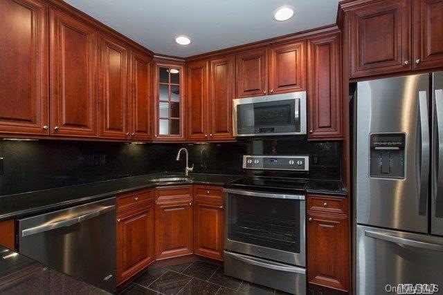 400 Adams Way unit 327, Sayville, NY 11782 - photo 1