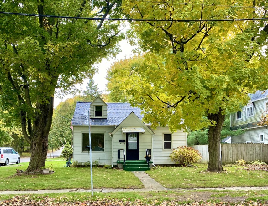 3368 College Ave NE, Grand Rapids, MI 49525 - photo 1