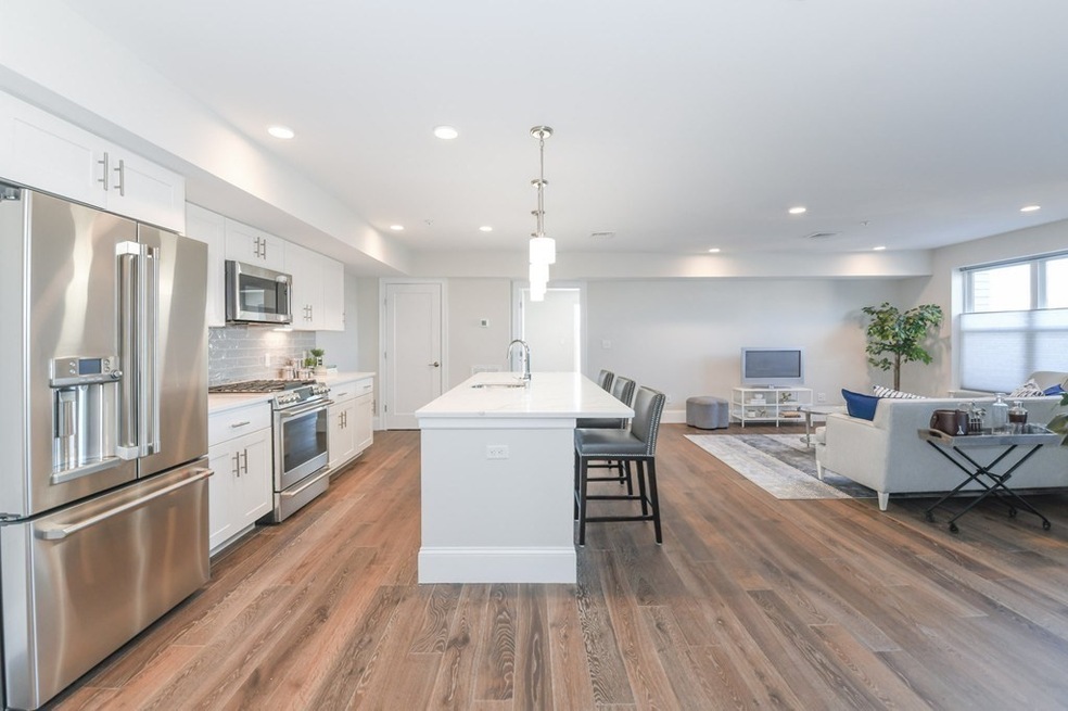 545 E 3rd St unit 11, Boston, MA 02127 - photo 1