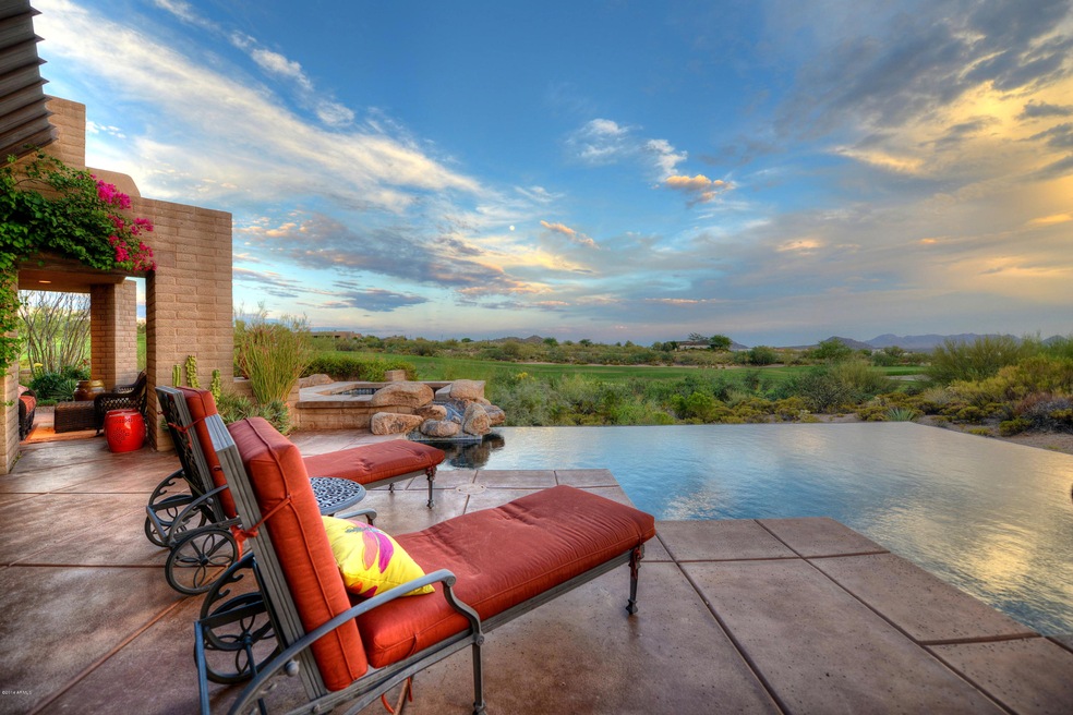 001_PoolSittingView