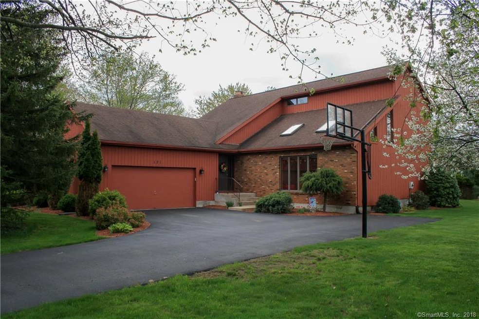 121 Weir St, Glastonbury, CT 06033 - photo 1