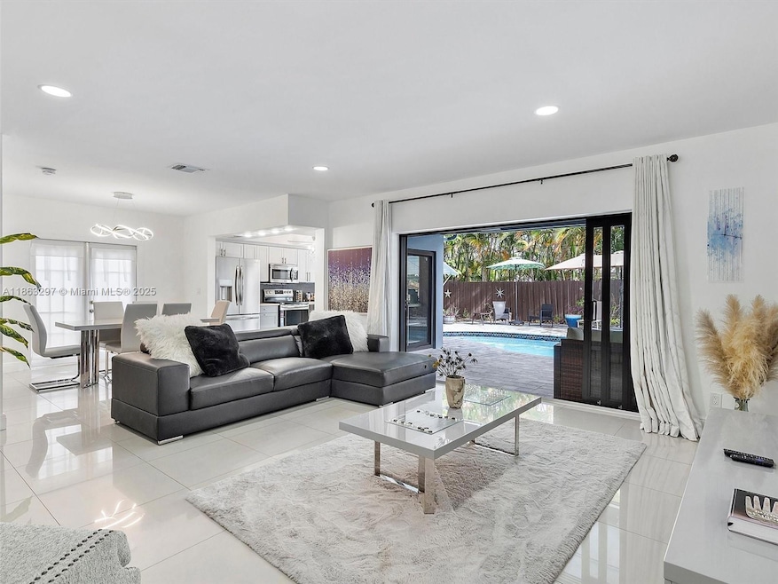 5800 NE 18th Ave, Fort Lauderdale, FL 33334 - photo 1