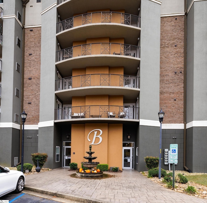 For Rent $2,100/month