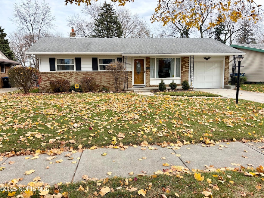 465 S Stephen St, Oregon, OH 43616 - photo 1