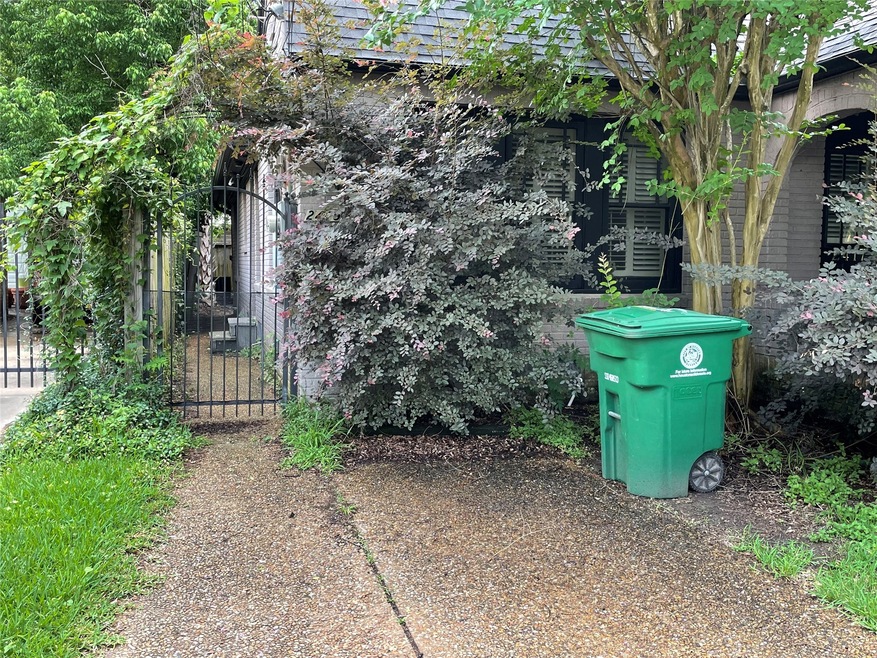 2419 Elmen St, Houston, TX 77019 - photo 1