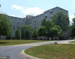 Radnor House unit 823, Bryn Mawr, PA 19010 - photo 1