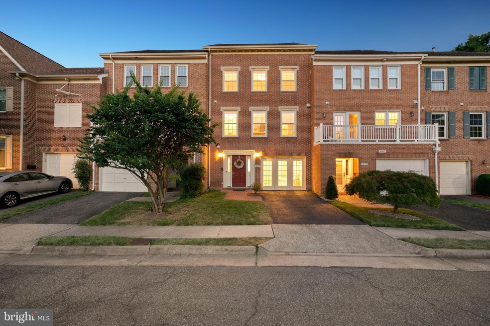 5905 Munson Ct, Falls Church, VA 22041 - photo 1