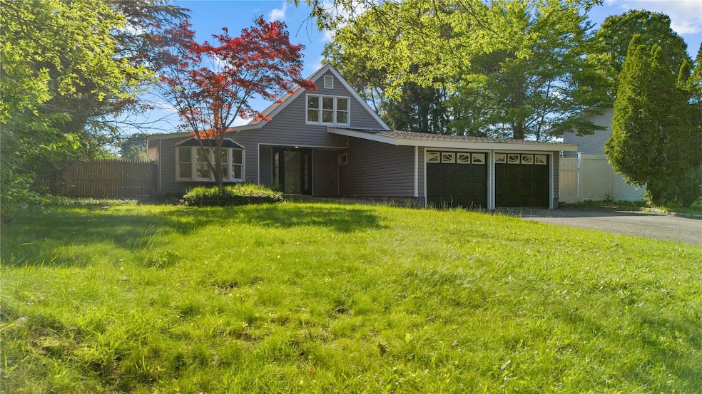 28 Snowberry Ln, Islandia, NY 11749 - photo 1