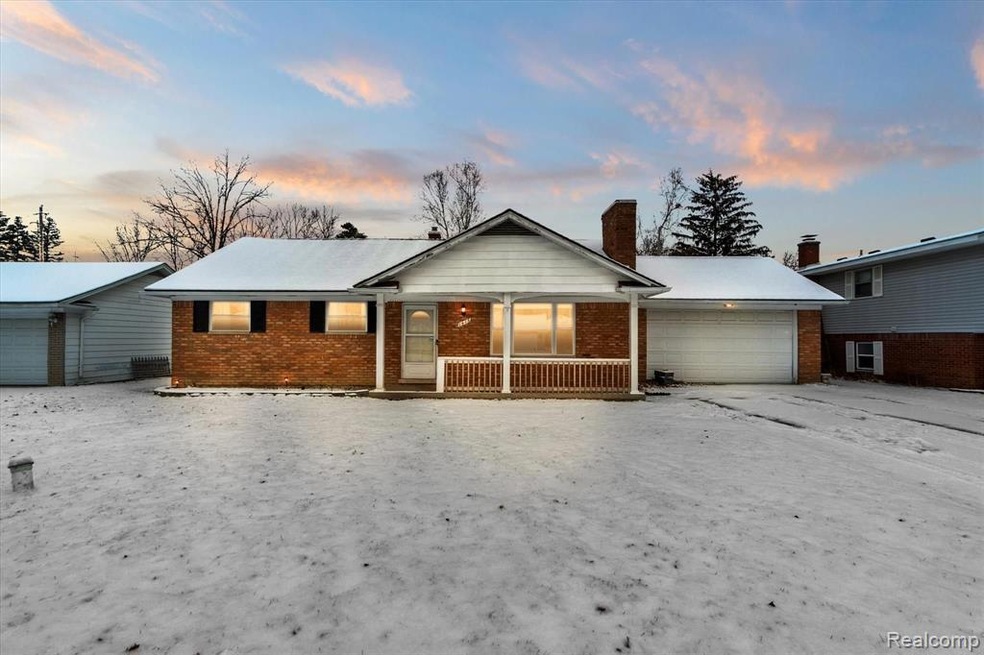 1416 W Judd Rd, Flint, MI 48507 - photo 1