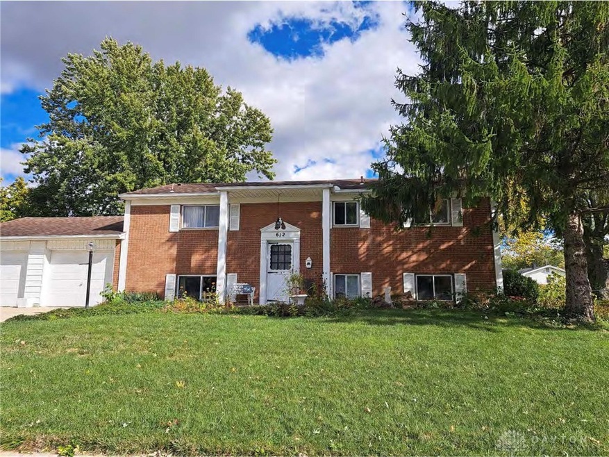 612 Bennert Dr, Vandalia, OH 45377 - photo 1