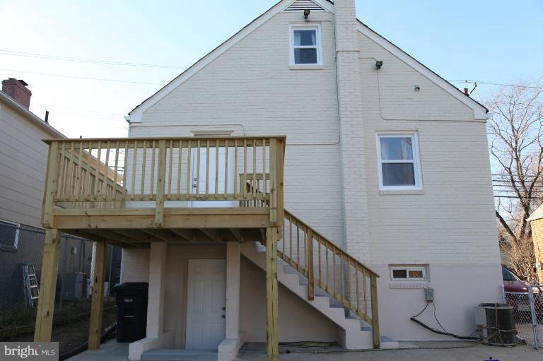 1006 Larchmont Ave, Capitol Heights, MD 20743 - photo 1